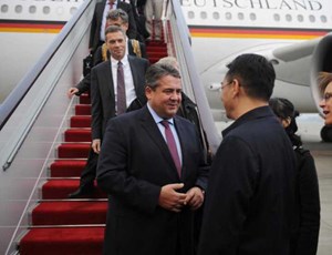 德国副总理12年后再访四川，委托四川朋友照顾好德国中小企业