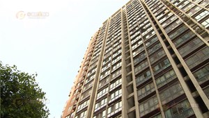 26层的居民楼电梯“罢工” 住户爬楼太辛苦