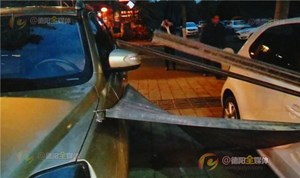 空调隔栏从天而降 砸车毁物该谁赔