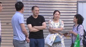 聚焦高考 | 考点外的那些“烤”生们