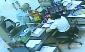 罗江七旬老人执意要给骗子汇款 柜员苦口相劝终于阻止