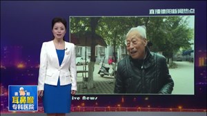 什邡八旬老人余热献社区