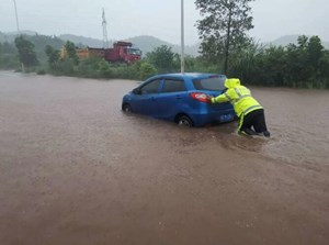 德阳暴雨已致多路段封闭！暴雨、洪水、雷电多预警连发！ 