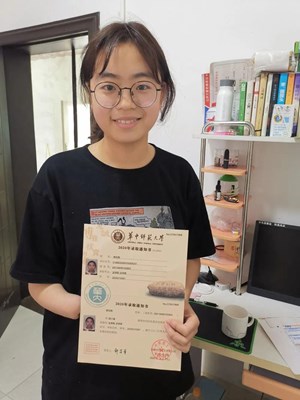 高考625分！这位汶川地震中失去右手的女孩迎来新的飞翔