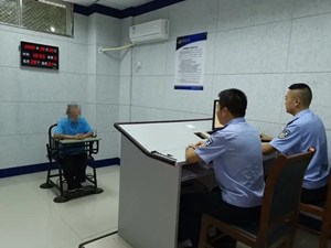 德阳一男子在外流浪被遣返，一查身份让人吓一跳……