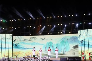 文庙广场“万人齐聚诵中秋”，惊动了“四川观察”来观察!