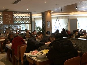 “光盘行动”不打烊 提高餐桌文明水平