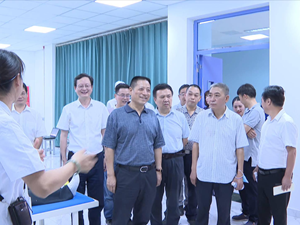 积极开拓就业渠道 确保学生充分更高质量就业
