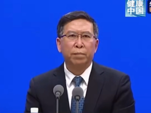 当身体出现不适时，什么情况可以居家观察？什么情况需要到医疗机构就诊？