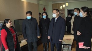 1月20日上午，市委书记李文清开展春节前“送温暖”慰问活动，同时还调研督导安全生产、森林防灭火工作