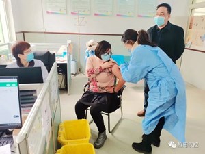 春节期间 新冠疫苗接种“不打烊”