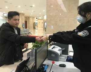 德阳市旌阳区发出首张“跨省通办”临时身份证