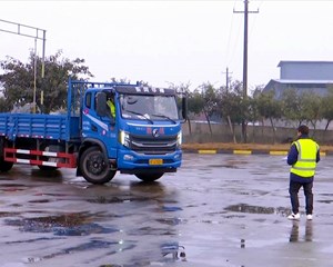 广汉：成德眉资货车驾驶员车技大比拼精彩上演