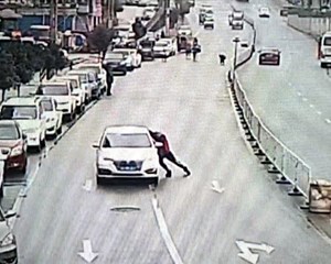 聂永华：奋不顾身抓疑犯 拖行千米不松手