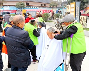 自强感恩服务队：以志愿服务传承和发扬雷锋精神