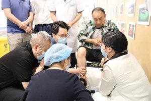 就在昨天！一群人涌入德阳这家医院，为了这事！