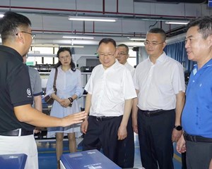 推动新能源技术开发运用 携手开创政企合作新局面