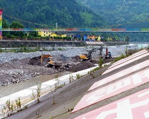 打好防汛“主动仗” 筑牢防汛“安全墙”