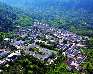 打好防汛组合拳 筑牢防汛“安全坝”