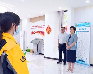 市领导看望慰问新就业形态劳动者