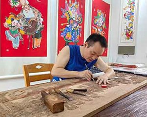 一个年画非遗传承人的梦想：传承经典，四年雕刻完成“绵竹版清明上河图”木版年画