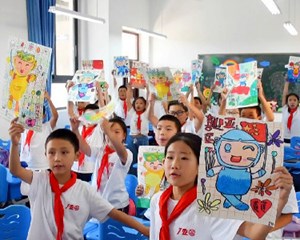 中江：巧画吉祥物  一起迎亚运