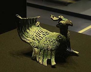 三星堆又“上新”！绝美青铜鸟形器首次公布