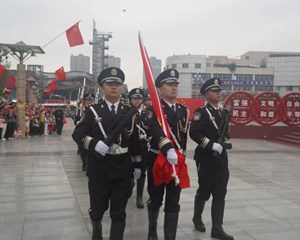 同升一面旗 共祝祖国好