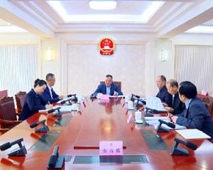 市九届人大常委会党组理论学习中心组主题教育专题学习会暨党组会议召开