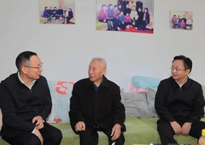 李文清刘光强看望慰问离退休老干部