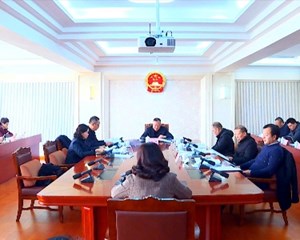 卢也主持召开市九届人大常委会第三十七次主任会议