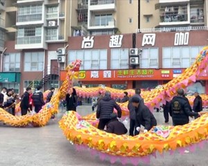 张灯结彩迎新春 好戏连台过大年