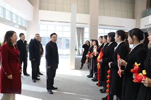 刘光强走访慰问一线干部职工