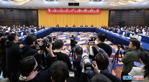 四川代表团举行开放团组活动 王晓晖黄强等回答记者提问 施小琳参加
