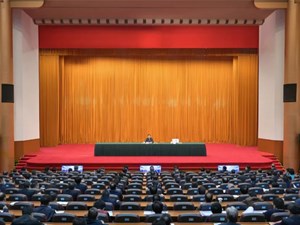 学习贯彻党的二十大精神中央宣讲团报告会举行 王晓晖作宣讲报告 黄强主持