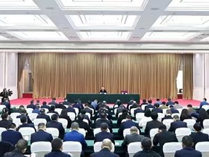 学习贯彻党的二十大精神市委宣讲团报告会举行