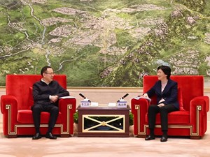 施小琳王凤朝等成都市领导会见德阳市党政代表团一行并出席两市系列合作协议签署仪式